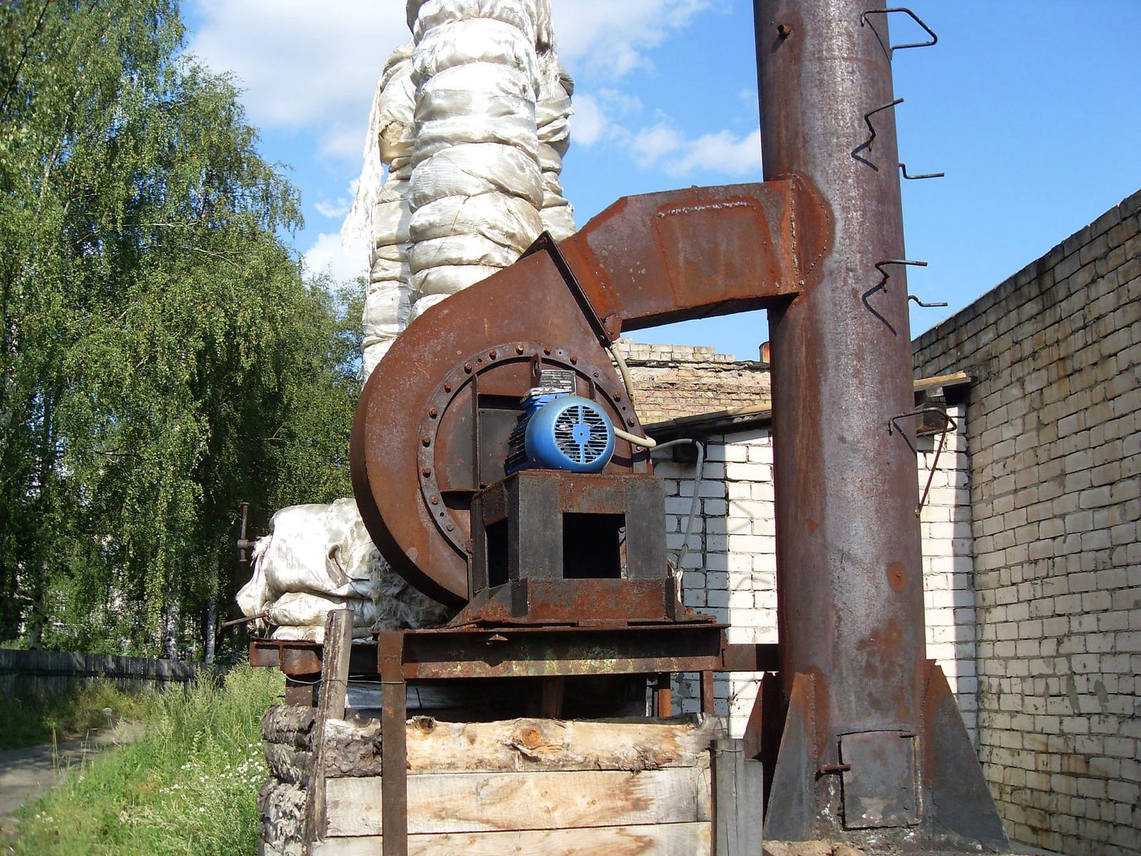 Industrial centrifugal fans in a ventilation plant room